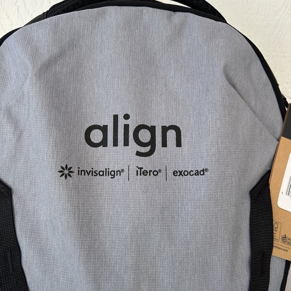 The North Face Stalwart Laptop Backpack Black/Gray Invisalign Logo BNWT - Picture 2 of 14